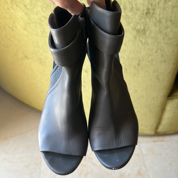 Vince peep toe booties - Picture 2 of 3